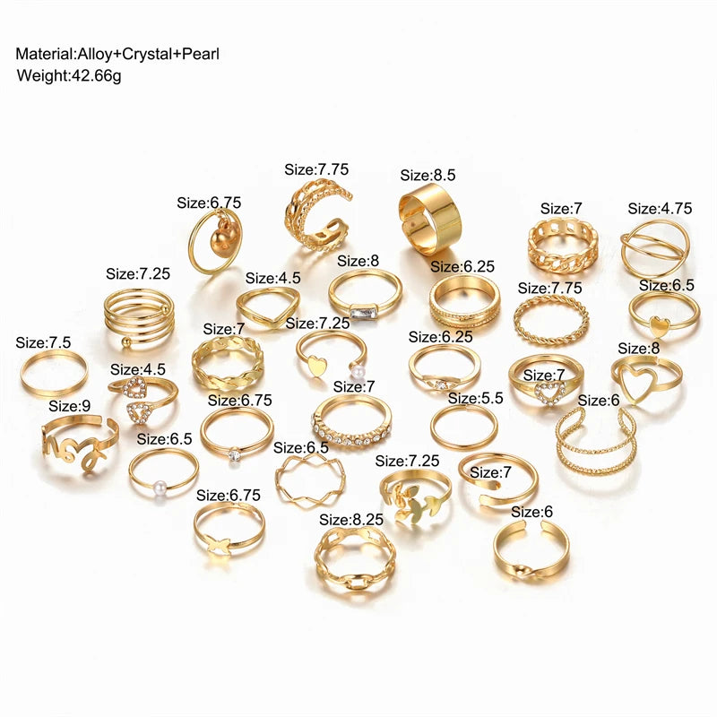 Set de Anillos con forma de corazón y diseño geométrico.