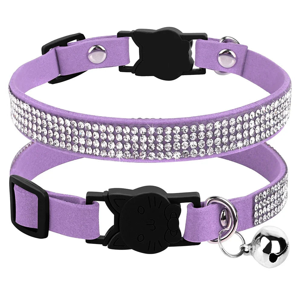 Collar de Ante con Pedrería y Cascabel: Elegancia y seguridad para tu gatito 🎀✨