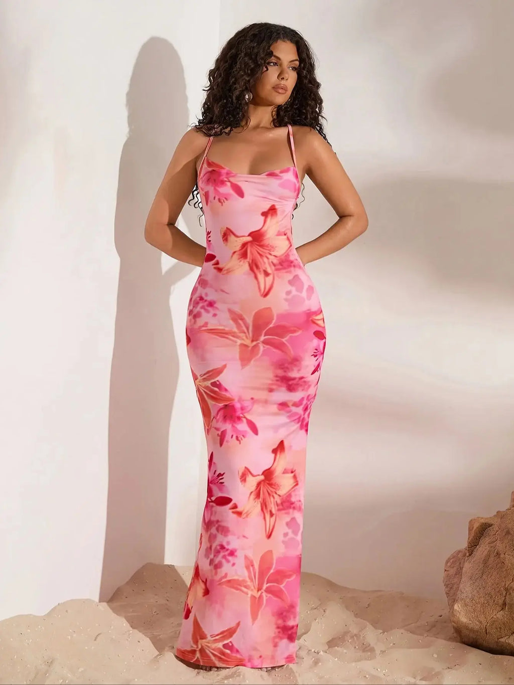 Vestido Sirena Elegante con Hombros Descubiertos - Estampado Floral Rosa VOPLOO
